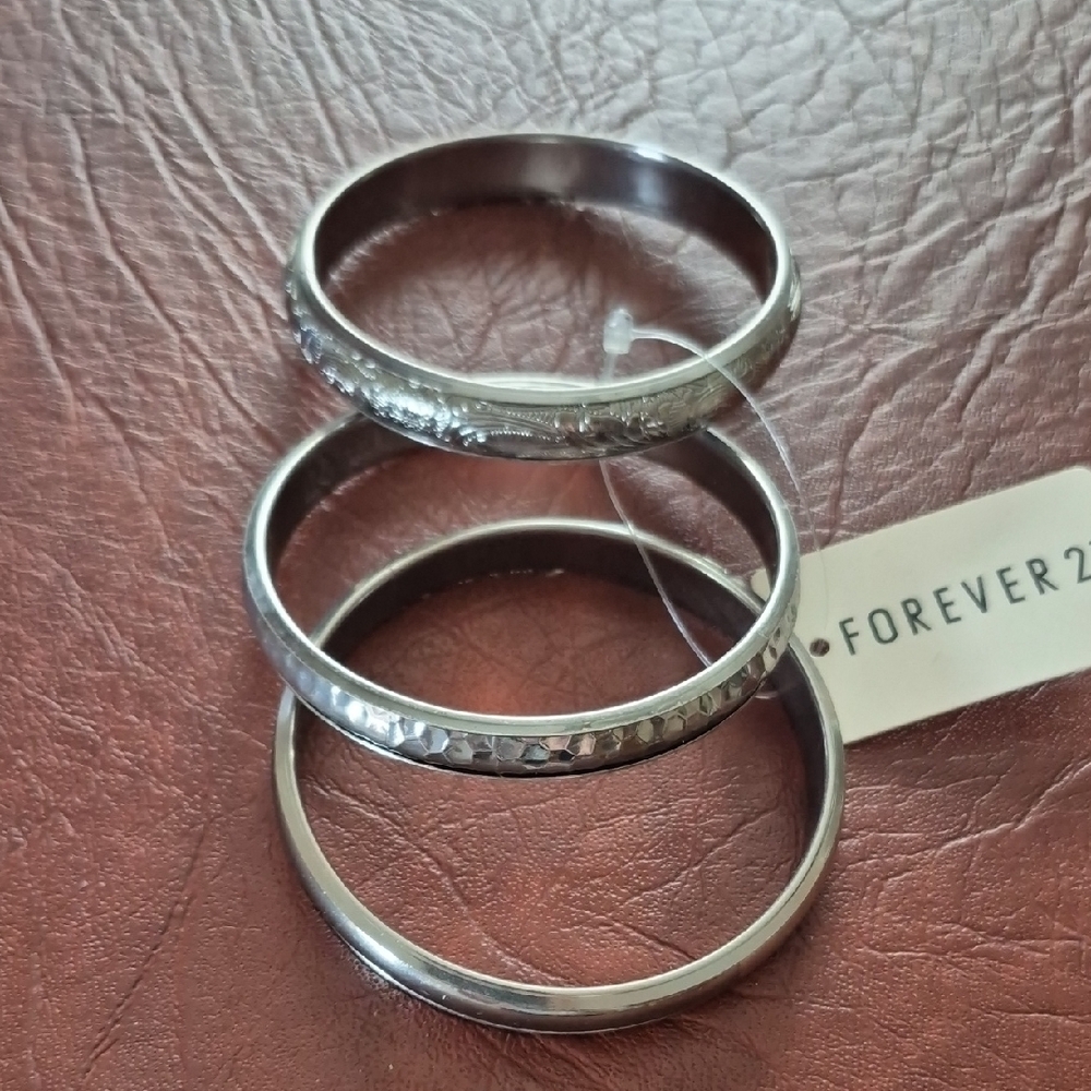 Forever 21 Set Of 3 Silver Tone Bangles, New With Tags